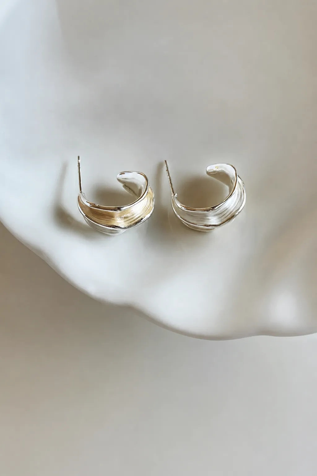 シルバー925 ウェーブピアス
